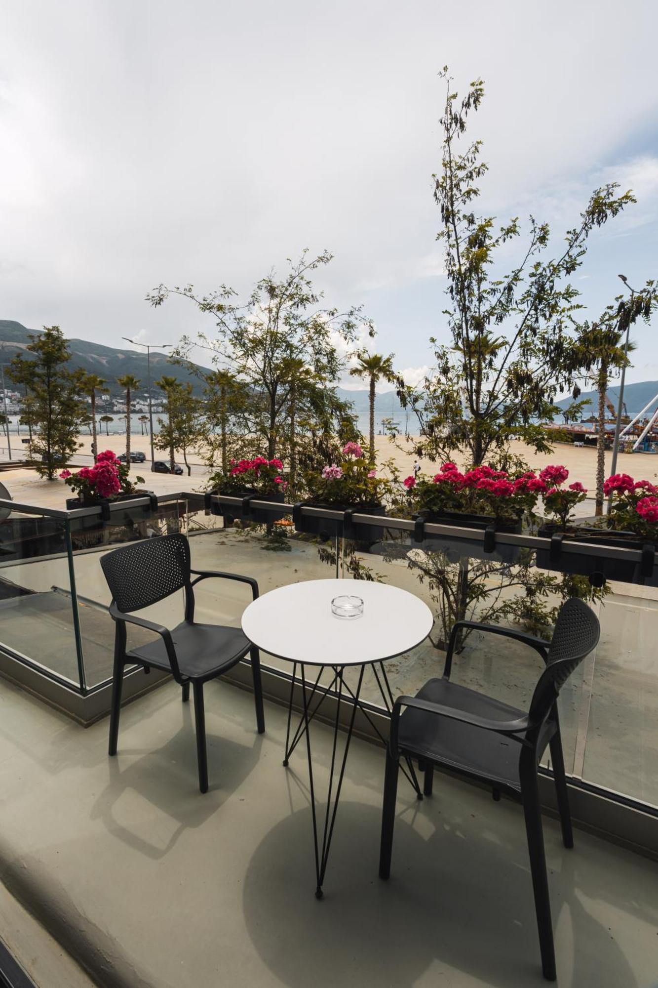 Dot Tradition Vlore Exterior photo